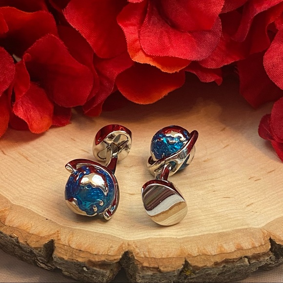 Rotating Blue World Globe Cufflinks - Picture 11 of 16